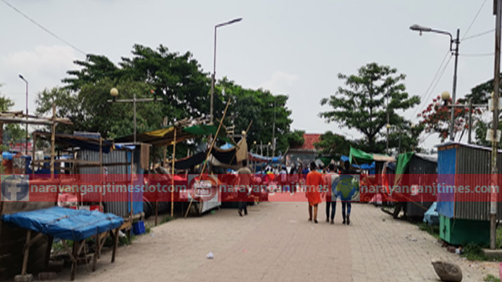 অবৈধ দোকানপাটে ফের দখল নবীগঞ্জ-হাজীগঞ্জ ঘাট অবৈধ দোকানপাটে ফের দখল নবীগঞ্জ-হাজীগঞ্জ ঘাট