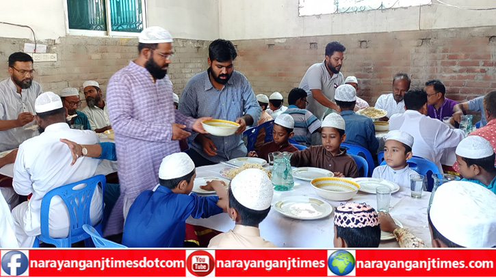 বিশিষ্ট ব্যবসায়ী হুমায়ুন কবিরের রুহের মাগফেরাত কামনায় দোয়া বিশিষ্ট ব্যবসায়ী হুমায়ুন কবিরের রুহের মাগফেরাত কামনায় দোয়া