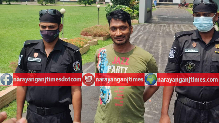 শীর্ষ সন্ত্রাসী ও সাজাপ্রাপ্ত আসামি জাকির খান বিদেশী পিস্তলসহ গ্রেপ্তার শীর্ষ সন্ত্রাসী ও সাজাপ্রাপ্ত আসামি জাকির খান বিদেশী পিস্তলসহ গ্রেপ্তার