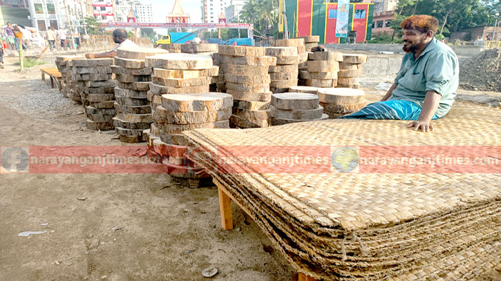 বাড়তি দামে বিক্রি হচ্ছে হোগলাপাটি-খাটিয়া