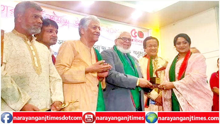 শামীম ওসমানের সহধর্মিণী লিপি ওসমান পেলেন শেরে-বাংলা গোল্ডেন এ্যাওয়ার্ড শামীম ওসমানের সহধর্মিণী লিপি ওসমান পেলেন শেরে-বাংলা গোল্ডেন এ্যাওয়ার্ড