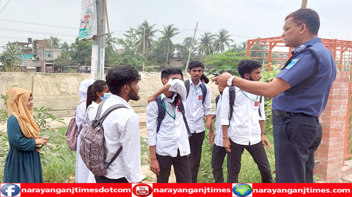 কলেজ ফাঁকি দিয়ে লেকে ঘুরাঘুরি, শিক্ষার্থীদের বুঝিয়ে বাড়ি পাঠালেন ওসি