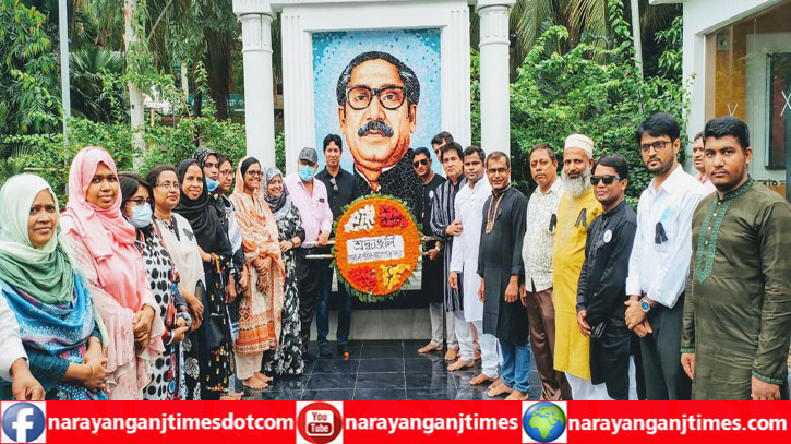 শোক দিবসে সদর উপজেলা প্রশাসন ও উপজেলা পরিষদের শ্রদ্ধা নিবেদন