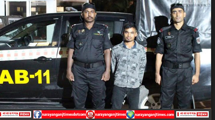 আড়াইহাজারে মাকে আটকে মেয়েকে গণধর্ষণ, মূলহোতা গ্রেপ্তার আড়াইহাজারে মাকে আটকে মেয়েকে গণধর্ষণ, মূলহোতা গ্রেপ্তার