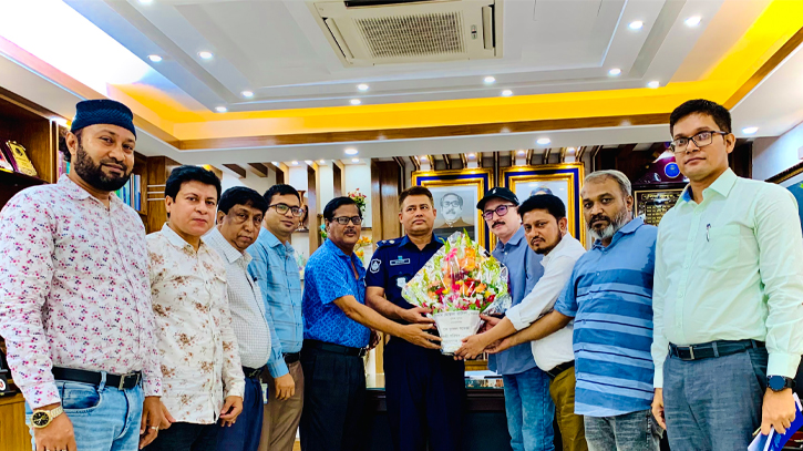জেলা পুলিশ সুপারের সঙ্গে নারায়ণগঞ্জ প্রেসক্লাবের সৌজন্য সাক্ষাৎ জেলা পুলিশ সুপারের সঙ্গে নারায়ণগঞ্জ প্রেসক্লাবের সৌজন্য সাক্ষাৎ