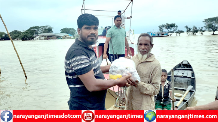 বন্যার্তদের মাঝে শীতলক্ষ্যা ওয়েল ফেয়ার ফাউন্ডেশনের ত্রাণ বিতরণ  