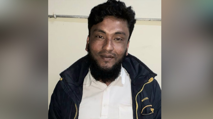 ফতুল্লায় নিষিদ্ধ পলিথিন ভর্তি কাভার্ড ভ্যানসহ গ্রেপ্তার ১ ফতুল্লায় নিষিদ্ধ পলিথিন ভর্তি কাভার্ড ভ্যানসহ গ্রেপ্তার ১