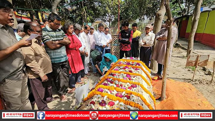 ত্বকী হত্যার ১২ বছর পূর্তিতে তার কবরে বিভিন্ন সংগঠনের ফুল ত্বকী হত্যার ১২ বছর পূর্তিতে তার কবরে বিভিন্ন সংগঠনের ফুল