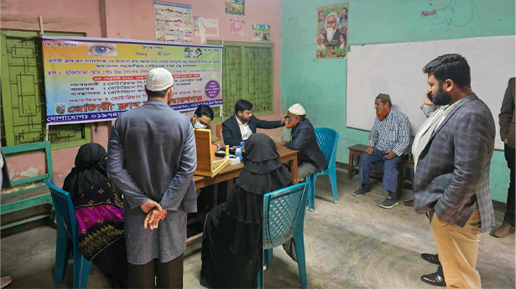 রোটারী ক্লাব অব নারায়ণগঞ্জের উদ্যোগে ফ্রি চক্ষু চিকিৎসা