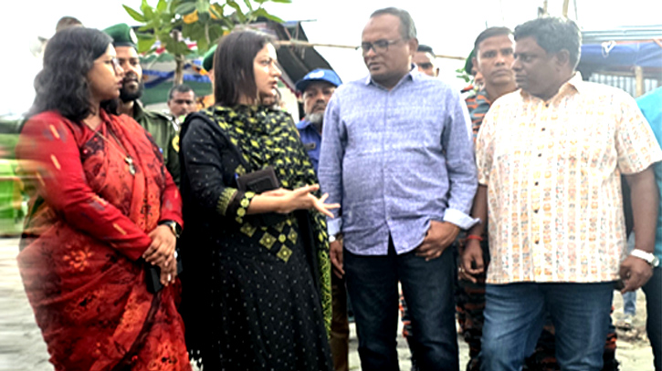 ফতুল্লায় প্রতিমা বিসর্জন ঘাট পরিদর্শনে অতিরিক্ত জেলা ম্যাজিস্ট্রেট ফতুল্লায় প্রতিমা বিসর্জন ঘাট পরিদর্শনে অতিরিক্ত জেলা ম্যাজিস্ট্রেট