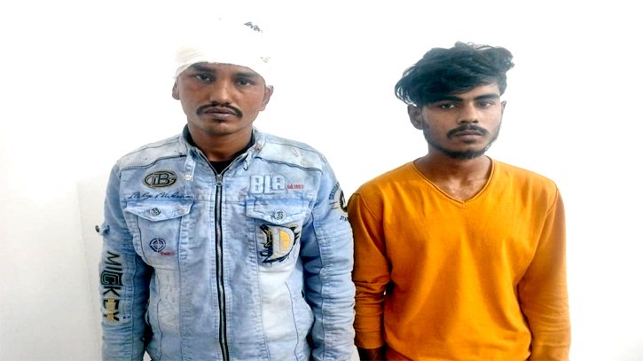 সোনারগাঁয়ে ডাকাতদের সিএনজিতে আগুন, দুই ডাকাত গ্রেপ্তার