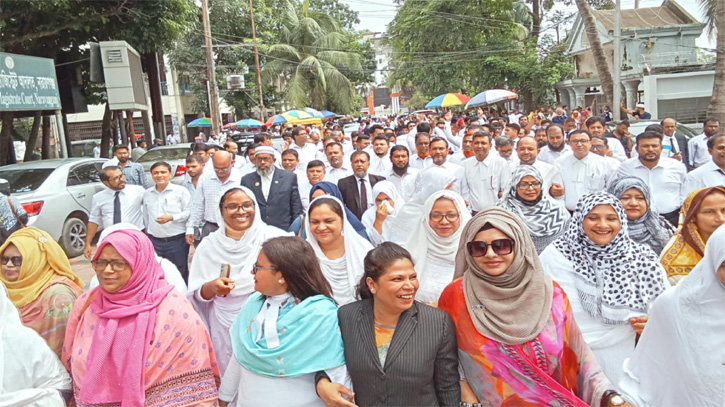 হুমায়ূন-আনোয়ার প্যানেলের প্রচারণায় মুখর আদালতপাড়া হুমায়ূন-আনোয়ার প্যানেলের প্রচারণায় মুখর আদালতপাড়া
