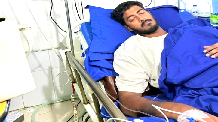 গুরুতর অসুস্থ ছোট ভাইয়ের জন্য দোয়া চেয়েছেন রাসেল