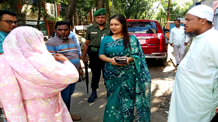 বীর মুক্তিযোদ্ধা ইব্রাহিমের বাড়ি মেরামতের আশ্বাস দিলেন ইউএনও তাছলিমা শিরিন বীর মুক্তিযোদ্ধা ইব্রাহিমের বাড়ি মেরামতের আশ্বাস দিলেন ইউএনও তাছলিমা শিরিন