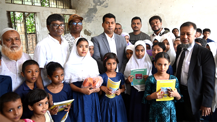 শিশু কল্যাণ প্রাথমিক বিদ্যালয় উন্নয়নের প্রতিশ্রুতি দিলেন ডিসি জাহিদুল শিশু কল্যাণ প্রাথমিক বিদ্যালয় উন্নয়নের প্রতিশ্রুতি দিলেন ডিসি জাহিদুল