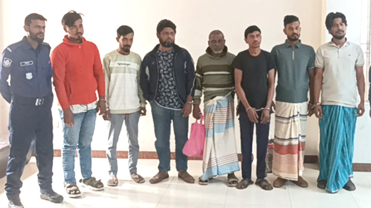 বন্দরে বিভিন্ন অপরাধে গ্রেপ্তার ৫  