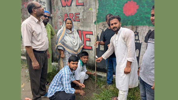 গণঅভ্যুত্থান ও মাইলস্টোনে শহীদদের স্মরণে বৃক্ষরোপণ গণঅভ্যুত্থান ও মাইলস্টোনে শহীদদের স্মরণে বৃক্ষরোপণ