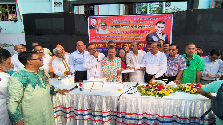 মহানগরীর ৭০টি পূজা মন্ডপে মহানগর বিএনপির আর্থিক অনুদান প্রদান 