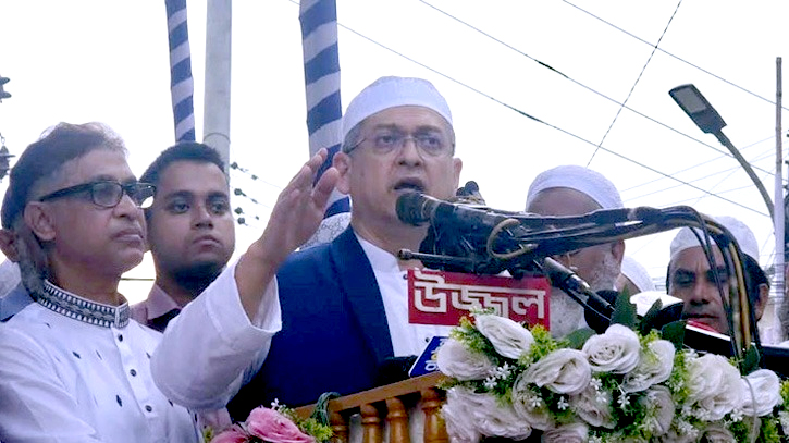 নির্বাচন আসলেই ধর্মকে ব্যবহারের চেষ্টা দেখা যায় : সালাহউদ্দিন আহমেদ নির্বাচন আসলেই ধর্মকে ব্যবহারের চেষ্টা দেখা যায় : সালাহউদ্দিন আহমেদ