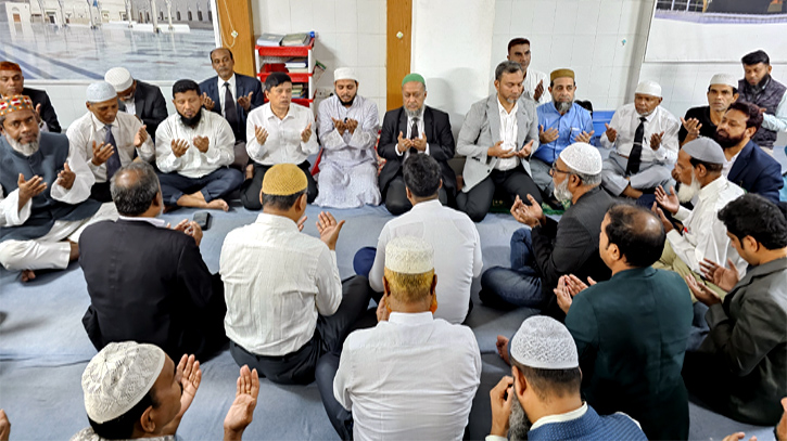 খালেদা জিয়ার রোগমুক্তি কামনায় আইনজীবী সমিতির দোয়া