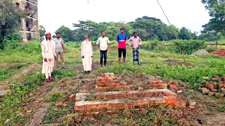রূপগঞ্জে মাজার ভেঙ্গে মালামাল লুট, লাশ তুলে নেয়ার চেষ্টার অভিযোগ রূপগঞ্জে মাজার ভেঙ্গে মালামাল লুট, লাশ তুলে নেয়ার চেষ্টার অভিযোগ