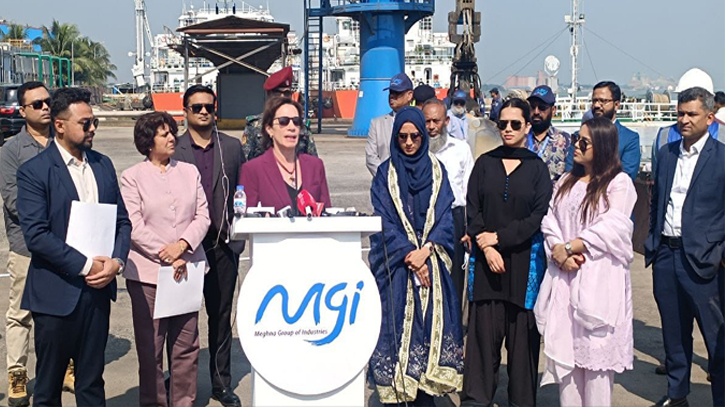 ১ বিলিয়ন মার্কিন ডলারের সয়াবিন আমদানির চুক্তি সম্পন্ন : সোনারগাঁয়ে মার্কিন রাষ্ট্রদূত