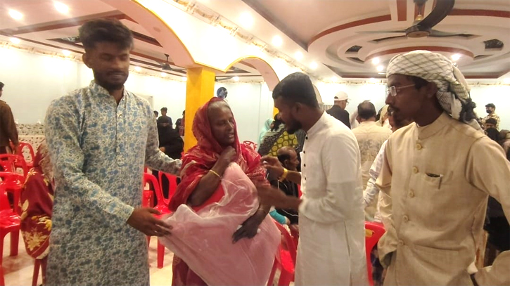 সোনারগাঁয়ে এনসিপির উঠান বৈঠক ও শীতবস্ত্র বিতরণ