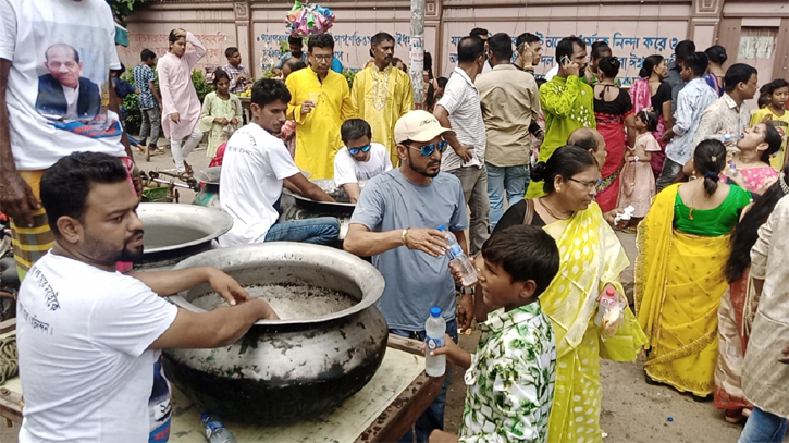 রামকৃষ্ণ মিশন আশ্রমে প্রাইম বাবুলের ৫ হাজার বোতলজাত পানি বিতরণ