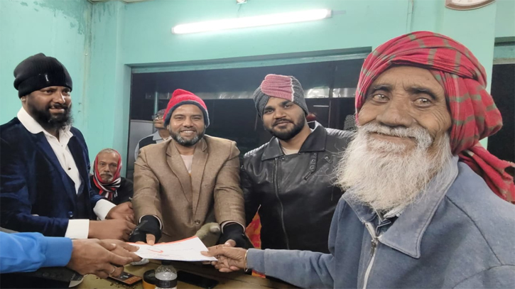  জেলা ট্যাংকলরী শ্রমিক ইউনিয়নের উদ্যোগে সাবেক চালকদের ভাতা বিতরণ 