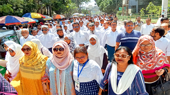 শেষ দিনে হুমায়ুন-আনোয়ার পরিষদের জমজমাট প্রচারণা শেষ দিনে হুমায়ুন-আনোয়ার পরিষদের জমজমাট প্রচারণা