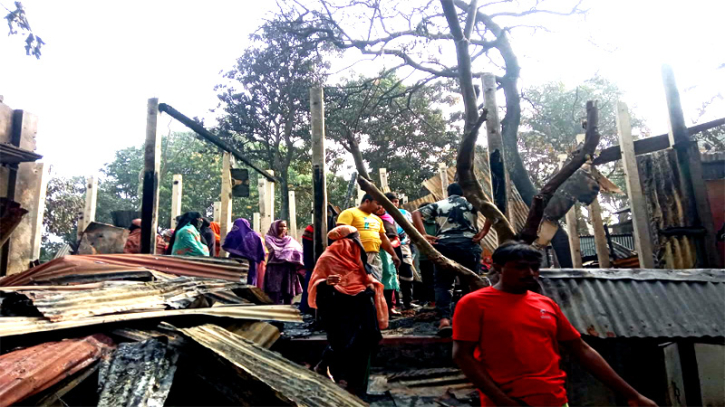 বন্দরে অগ্নিকান্ডে ৫টি বসত ঘর ভস্মীভূত  