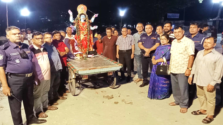 নারায়ণগঞ্জে শান্তিপূর্ণভাবে শ্যামা পূজার বিসর্জন সম্পন্ন নারায়ণগঞ্জে শান্তিপূর্ণভাবে শ্যামা পূজার বিসর্জন সম্পন্ন