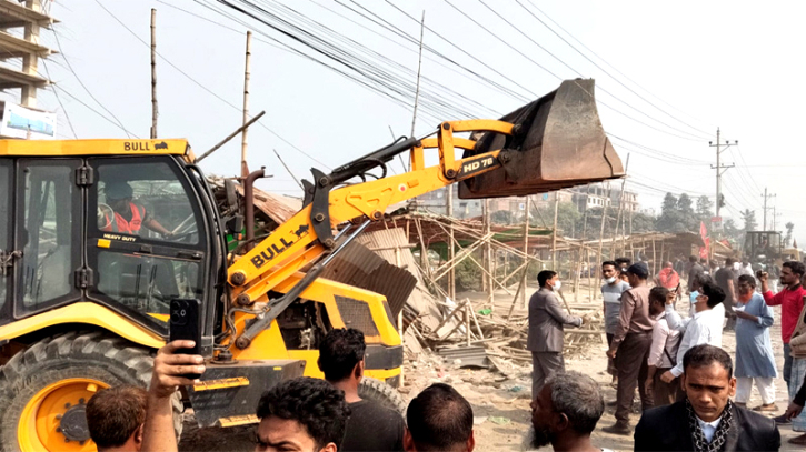 সিদ্ধিরগঞ্জে সওজ’র উচ্ছেদ অভিযান, ৫০ কোটি টাকার জমি উদ্ধার