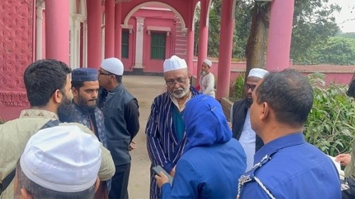 সোনারগাঁয়ে প্রার্থীর স্ত্রীকে ১০ হাজার টাকা জরিমানা