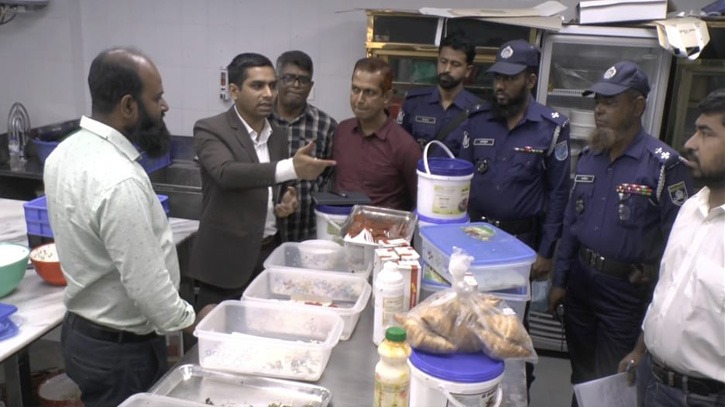 ৫টি অভিযোগে নারায়ণগঞ্জে সুইট নেশনকে ১ লাখ টাকা জরিমানা