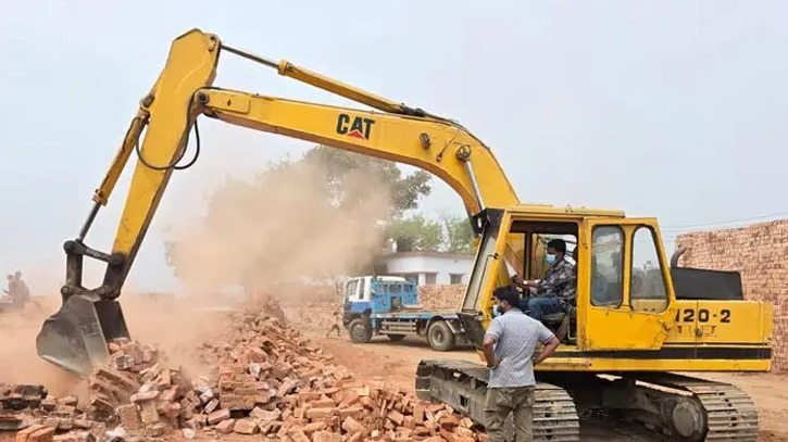 বক্তাবলীতে তিন ইটভাটাকে ৯ লাখ টাকা জরিমানা