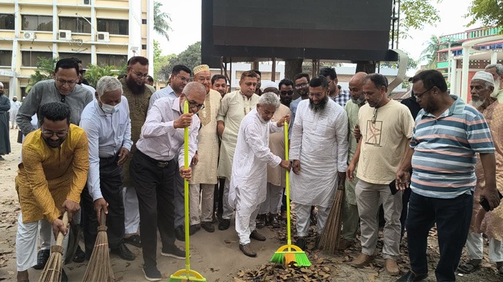 সোনারগাঁয়ে পরিষ্কারপরিচ্ছন্নতা কাজের উদ্বোধন করলেন সাংসদ মান্নান