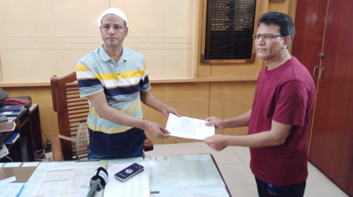 নারায়ণগঞ্জে মাদক ব্যবসায়ী নাহিদের স্বেচ্ছায় আত্মসমর্পণ