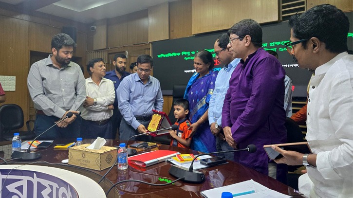 নারায়ণগঞ্জে মন্দিরভিত্তিক শ্রেষ্ঠ শিক্ষার্থী ও শিক্ষকদের পুরস্কৃত