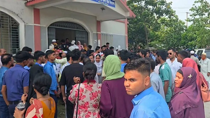 সোনারগাঁয়ে পুরোনো প্রশ্নে পরীক্ষা, ১১ শিক্ষককে অব্যাহতি