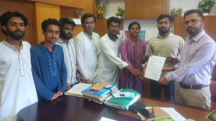 চার দফা দাবিতে জেলা প্রশাসককে ৩ সংগঠনের স্মারকলিপি