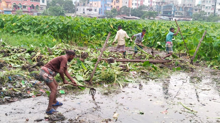নাসিকের উদ্যোগে পরিষ্কার হচ্ছে দূষণে বিপর্যস্ত  দেওভোগের ঐতিহ্যবাহী ‘জিউস পুকুর’