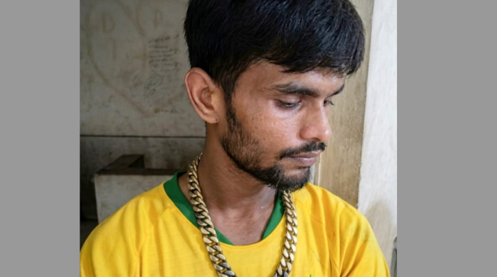 বন্দরের চিহ্নিত ছিনতাইকারী মানিক গ্রেফতার