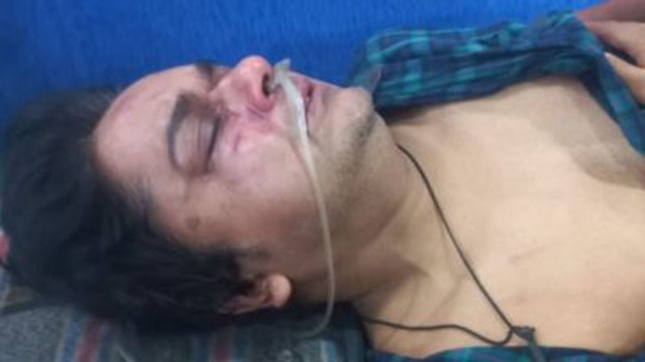 আড়াইহাজারে স্বাস্থ্য কমপ্লেক্সে ঢুকে চিকিৎসককে পেটালেন বিএনপি নেতা আড়াইহাজারে স্বাস্থ্য কমপ্লেক্সে ঢুকে চিকিৎসককে পেটালেন বিএনপি নেতা