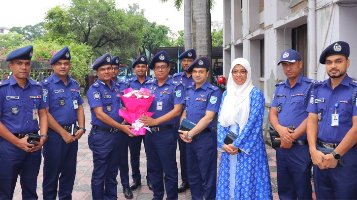 নারায়ণগঞ্জ সদর কোর্ট পরিদর্শনে ঢাকা রেঞ্জের অ্যাডিশনাল ডিআইজি নারায়ণগঞ্জ সদর কোর্ট পরিদর্শনে ঢাকা রেঞ্জের অ্যাডিশনাল ডিআইজি