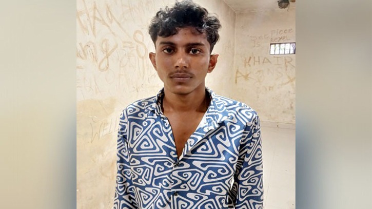 সিদ্ধিরগঞ্জে ৫ম শ্রেণির শিক্ষার্থীকে অপহরণ ও ধর্ষণচেষ্টা, অভিযুক্ত যুবক গ্রেপ্তার সিদ্ধিরগঞ্জে ৫ম শ্রেণির শিক্ষার্থীকে অপহরণ ও ধর্ষণচেষ্টা, অভিযুক্ত যুবক গ্রেপ্তার