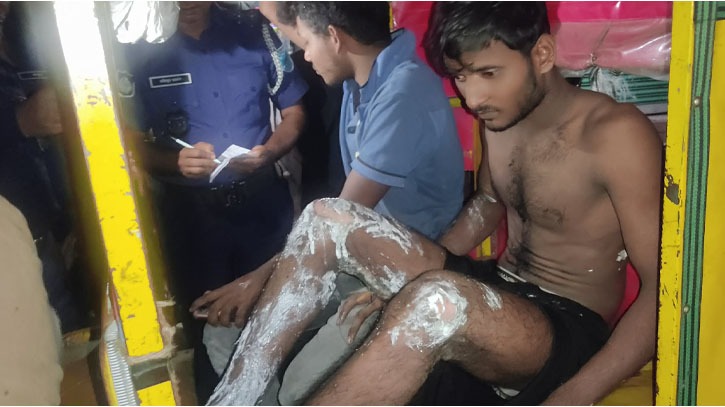 ফতুল্লায় ডাইং কারখানায় ভয়াবহ বয়লার বিস্ফোরণ, দগ্ধ ২ শ্রমিক