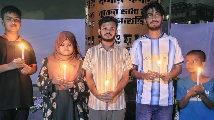 জুলাই শহীদ দিবসে সমাজতান্ত্রিক ছাত্র ফ্রন্টের মোমবাতি প্রজ্বলন