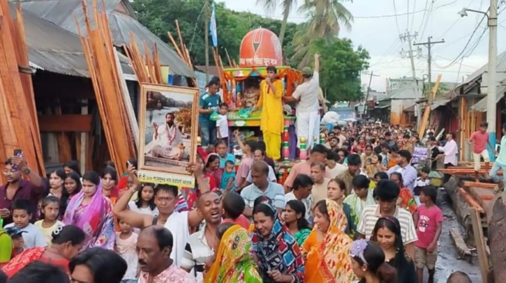 উল্টো রথ টানার মধ্য দিয়ে সোনারগাঁয়ে ঐতিহ্যবাহী রথযাত্রার সমাপ্তি