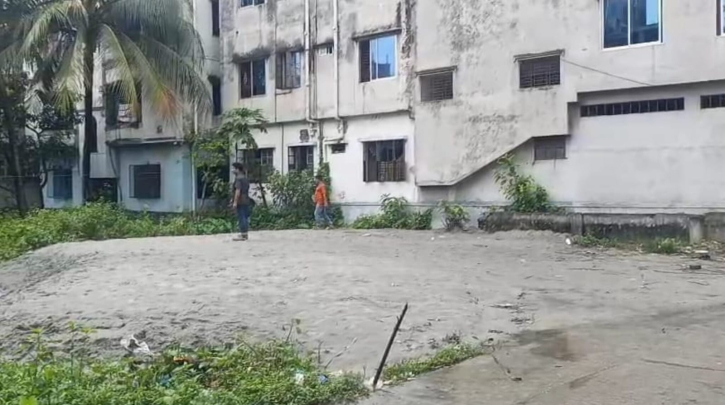 সিদ্ধিরগঞ্জে জমিতে নির্মাণকাজে বাধা ও প্রাণনাশের হুমকি